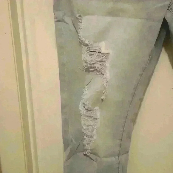 Foucome Cute Distressed Women's Maternity Low-Rise Skinny Ankle Jeans - Picture 3 of 11